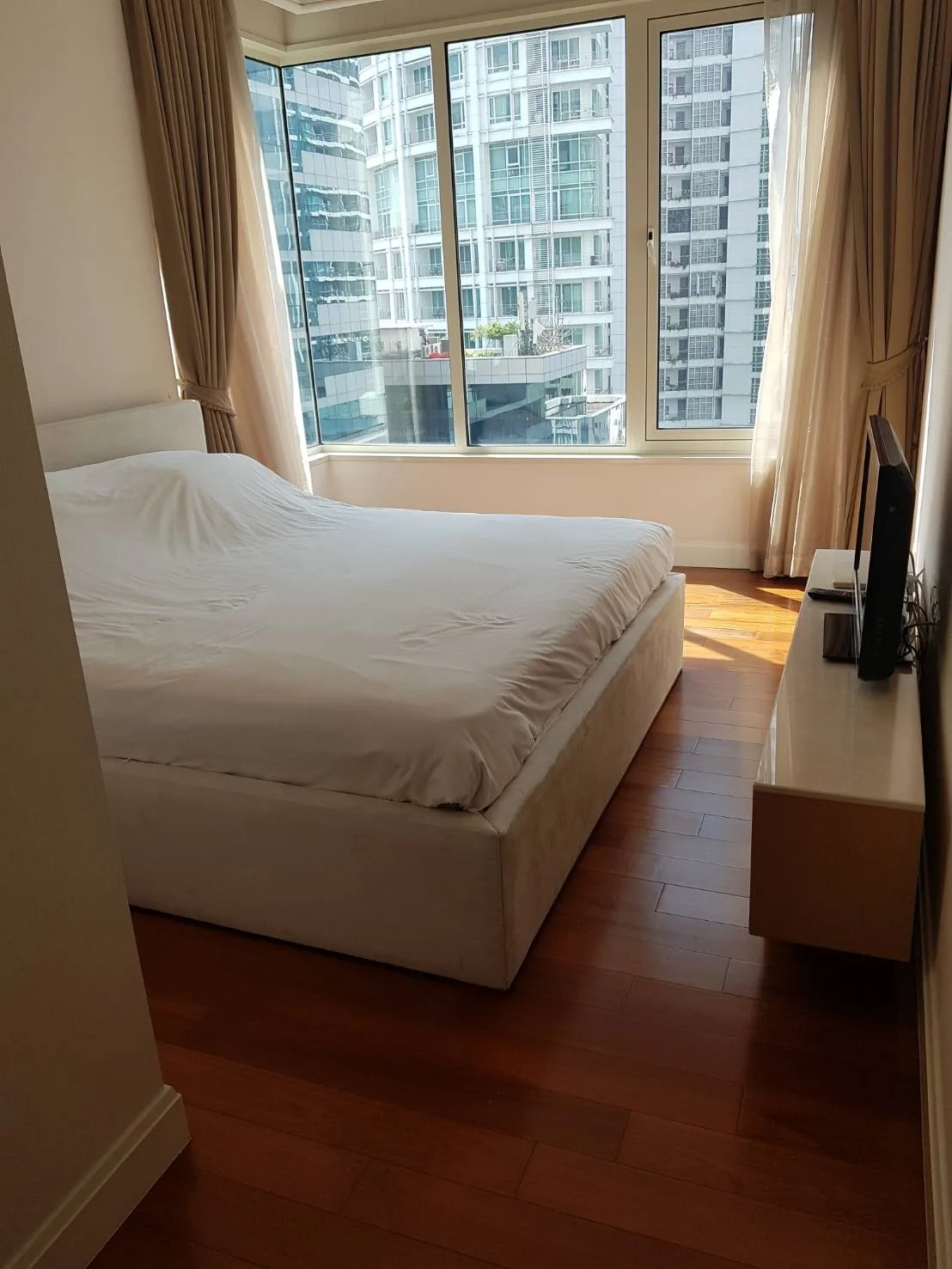 Property photos for Q Langsuan
