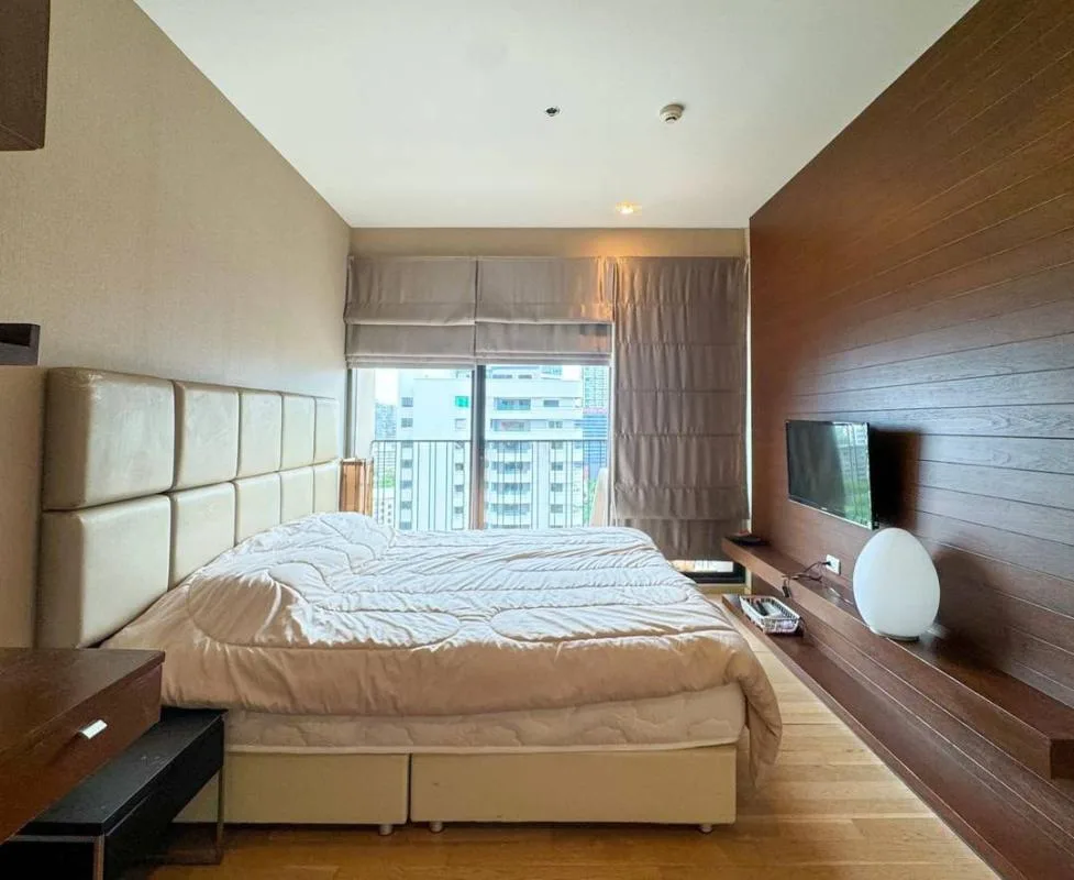 Property photos for Noble Refine