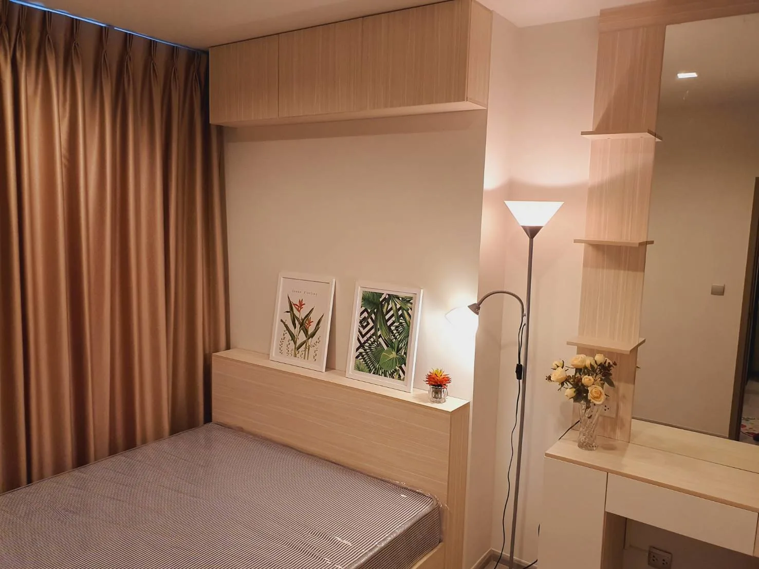 Property photos for Life Asoke Hype