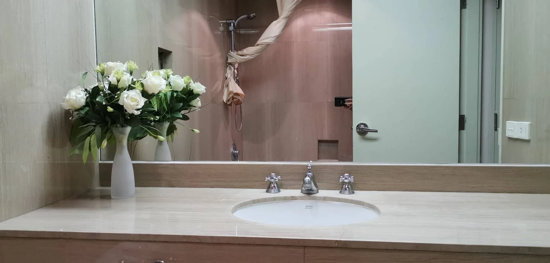 Property photos for Langsuan Ville