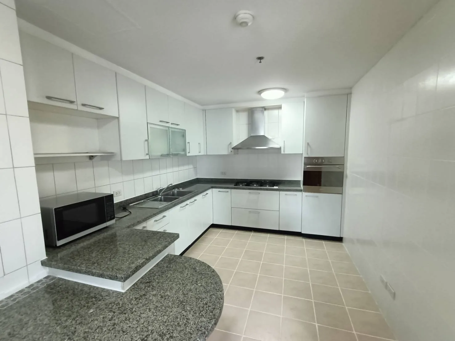 Property photos for The Grand Sethiwan Sukhumvit 24