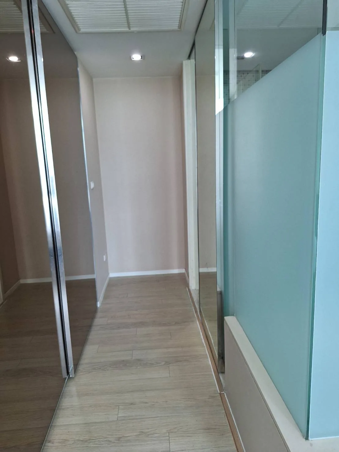 Property photos for The Room Sukhumvit 21