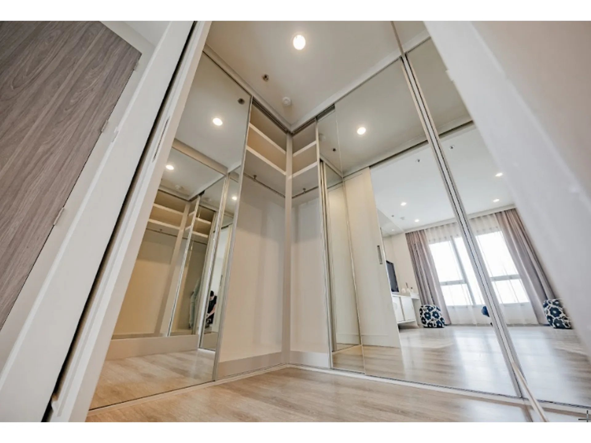 Property photos for Centric Ari Station