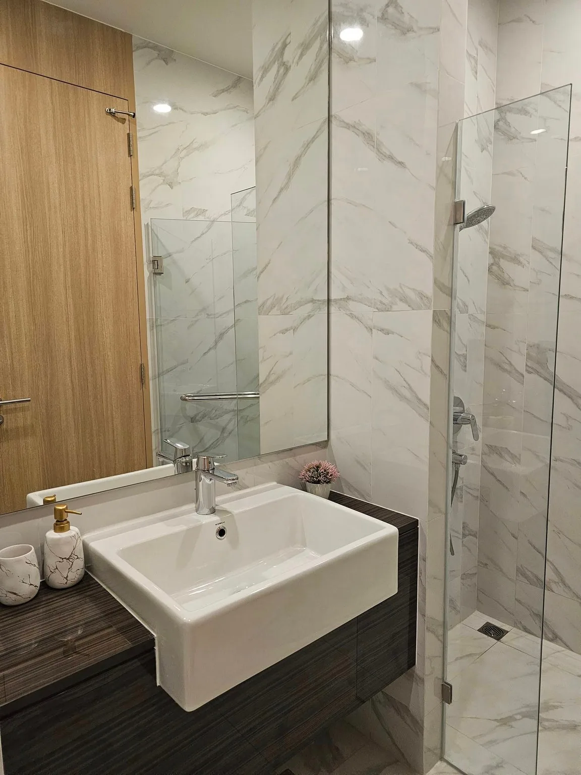 Property photos for Noble BE19