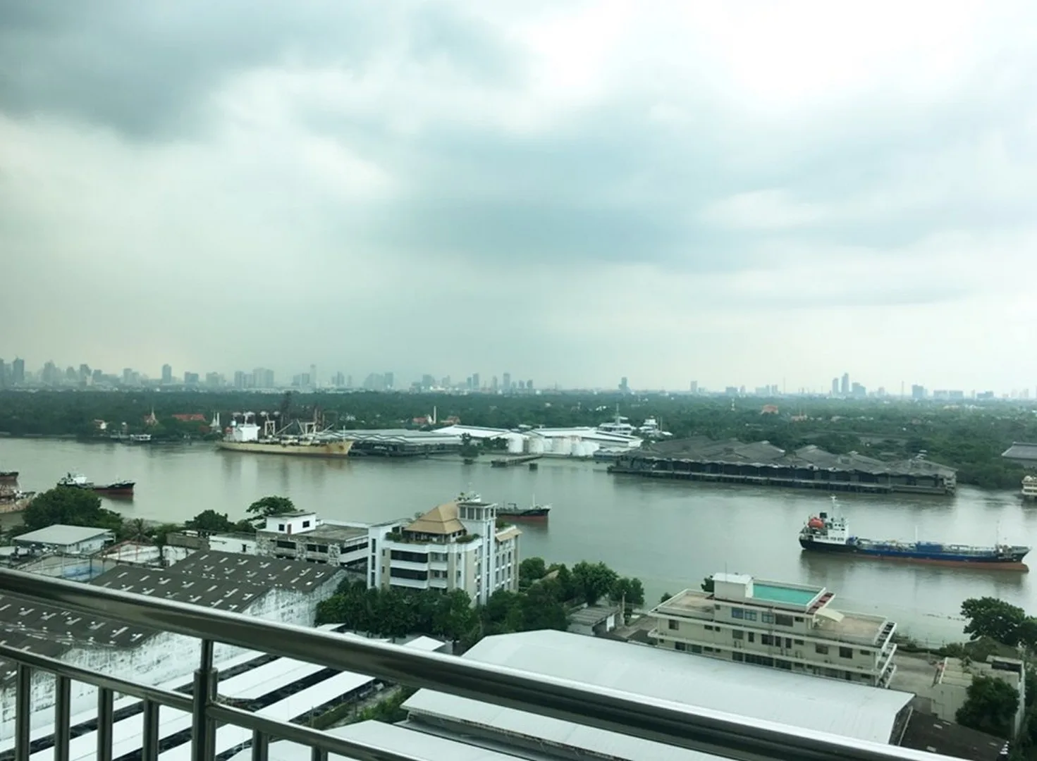 Property photos for Lumpini Place Narathiwas - Chaopraya