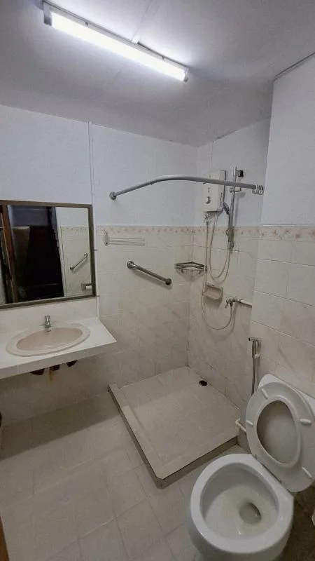 Property photos for Townhouse Soi Prasoet Di