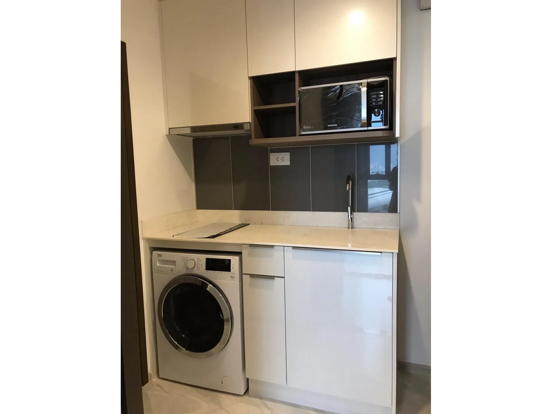 Property photos for Ideo Mobi Asoke