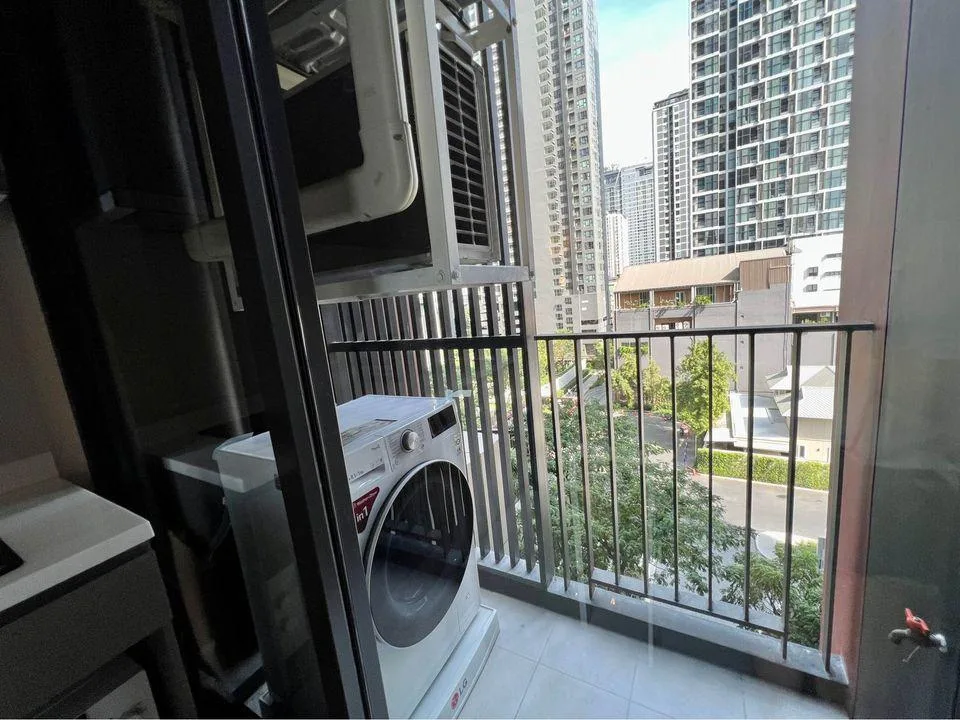 Property photos for Life Asoke Hype