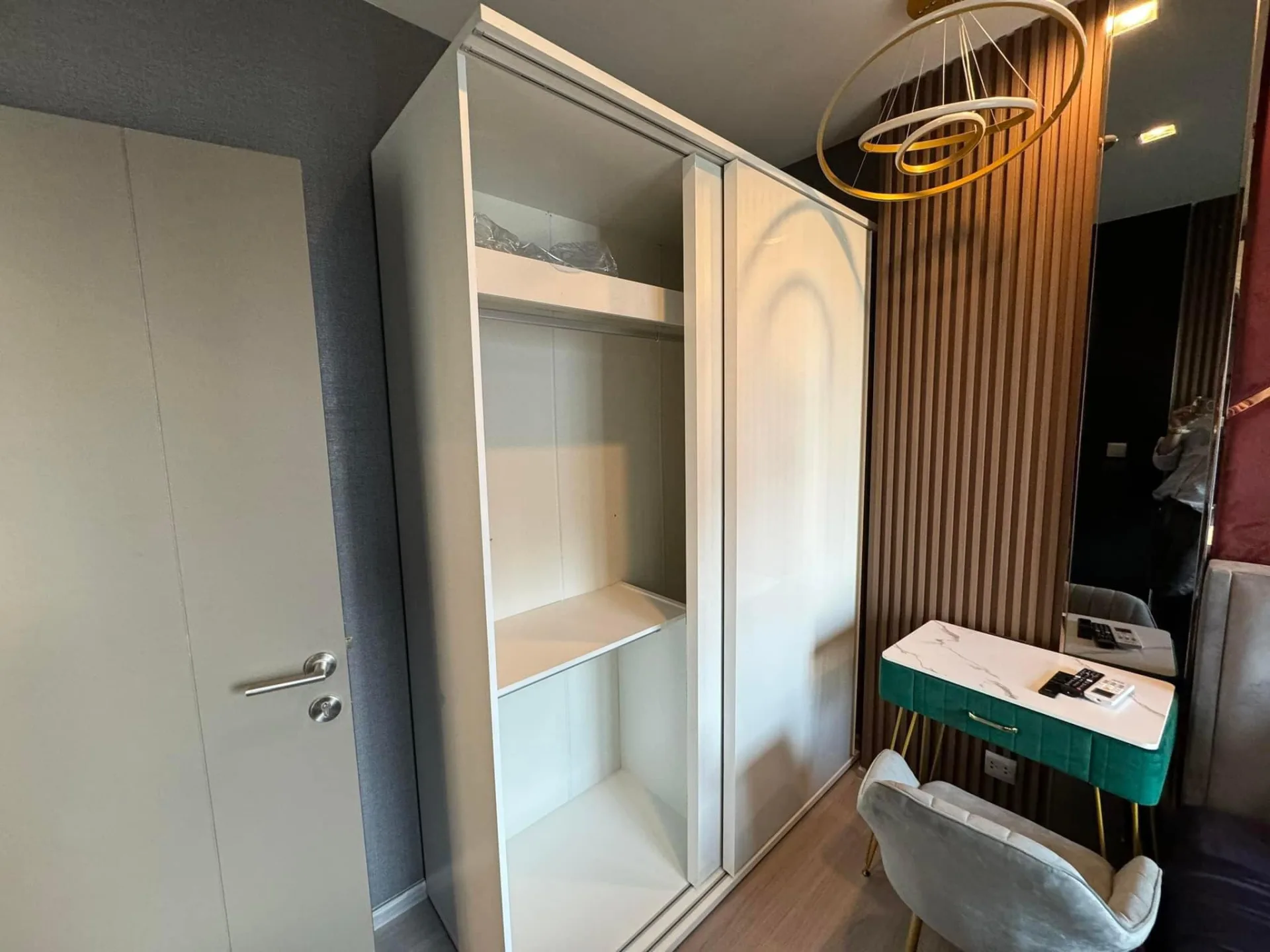 Property photos for Life Asoke Hype