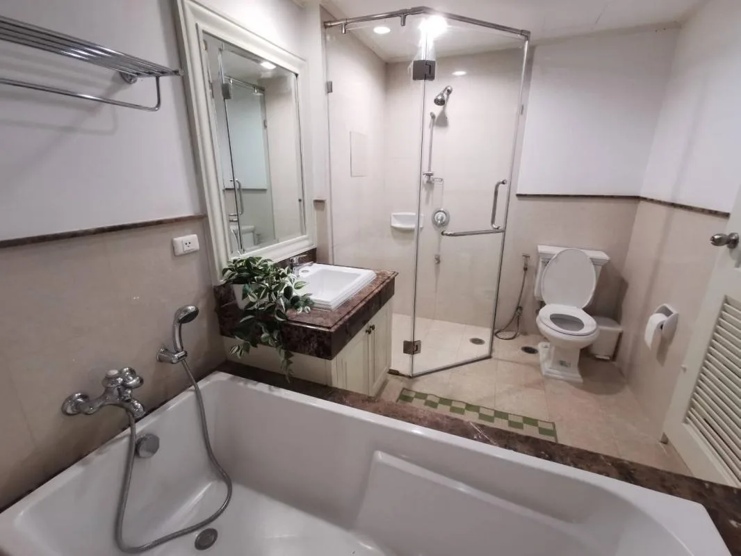 Property photos for La Vie En Rose Place
