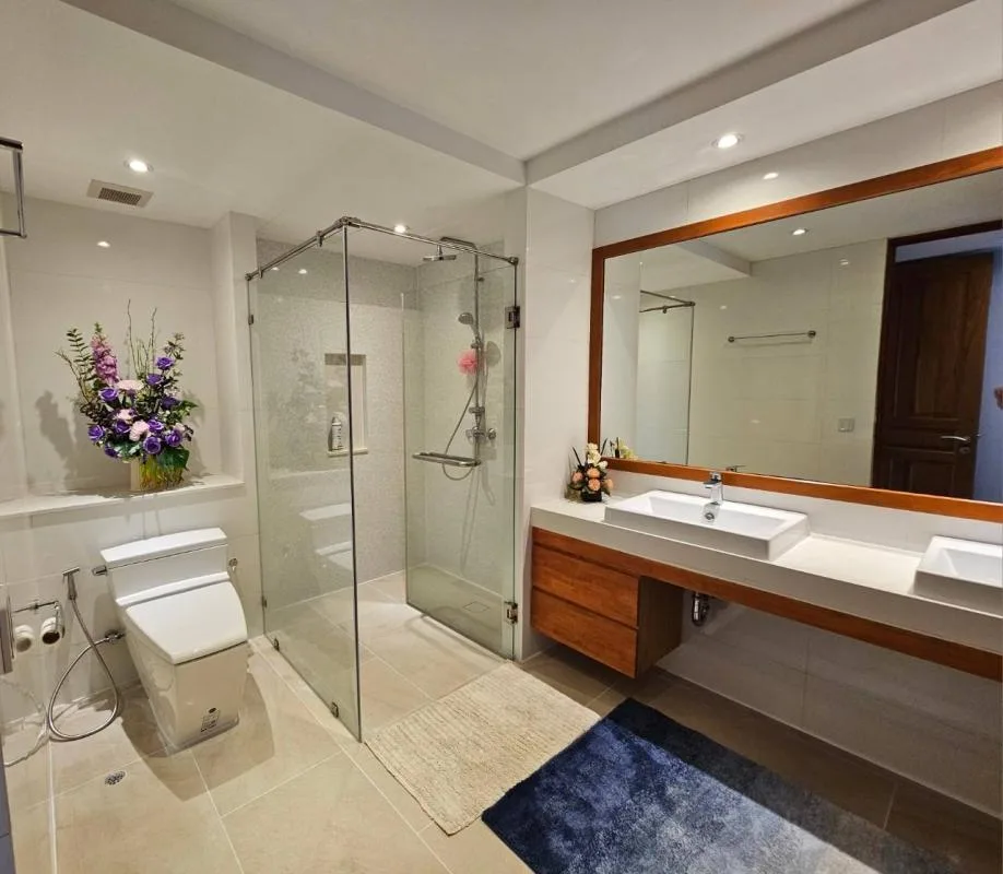 Property photos for Lake Green