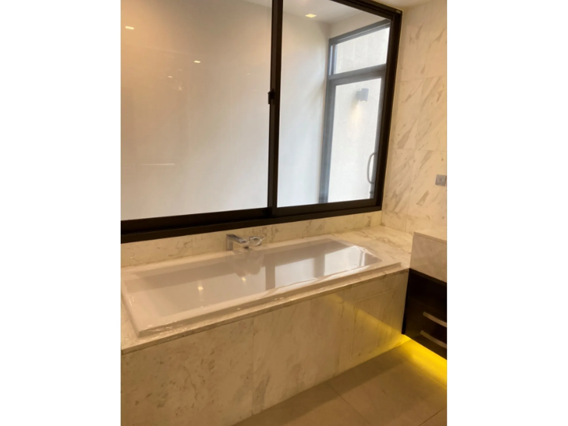Property photos for Arna Ekamai