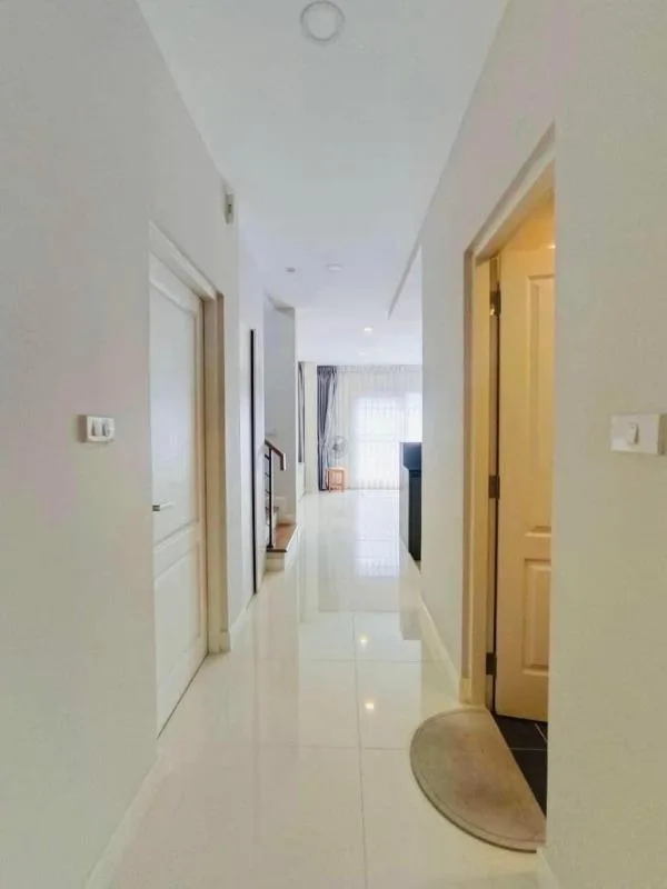 Property photos for Centro Rama9 ??? Motorway