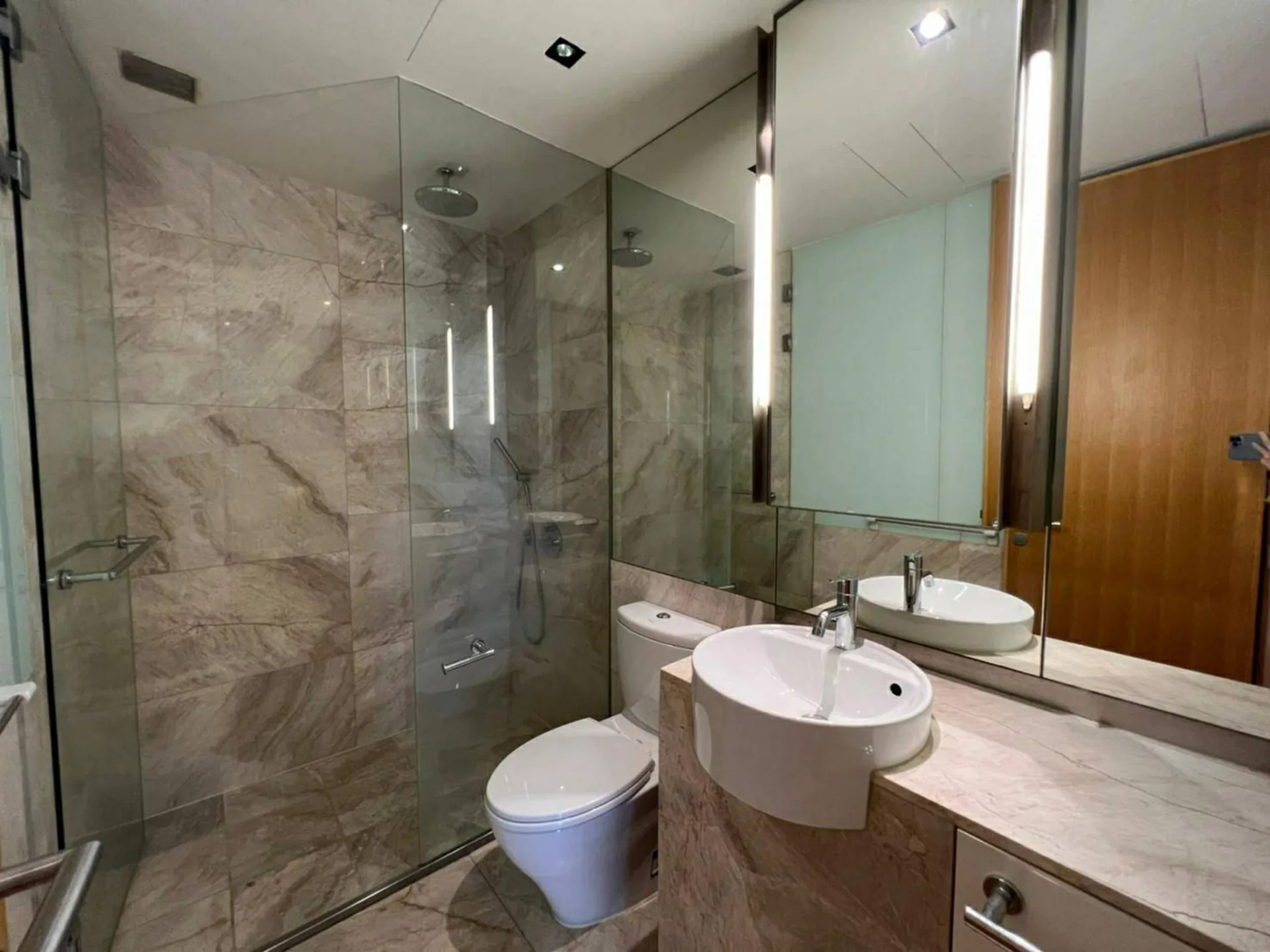 Property photos for The Met
