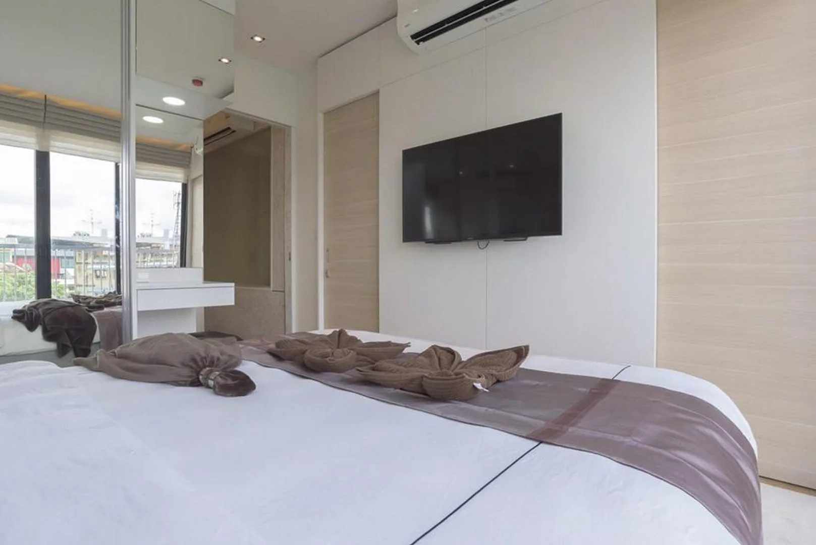 Property photos for Park Origin Phromphong