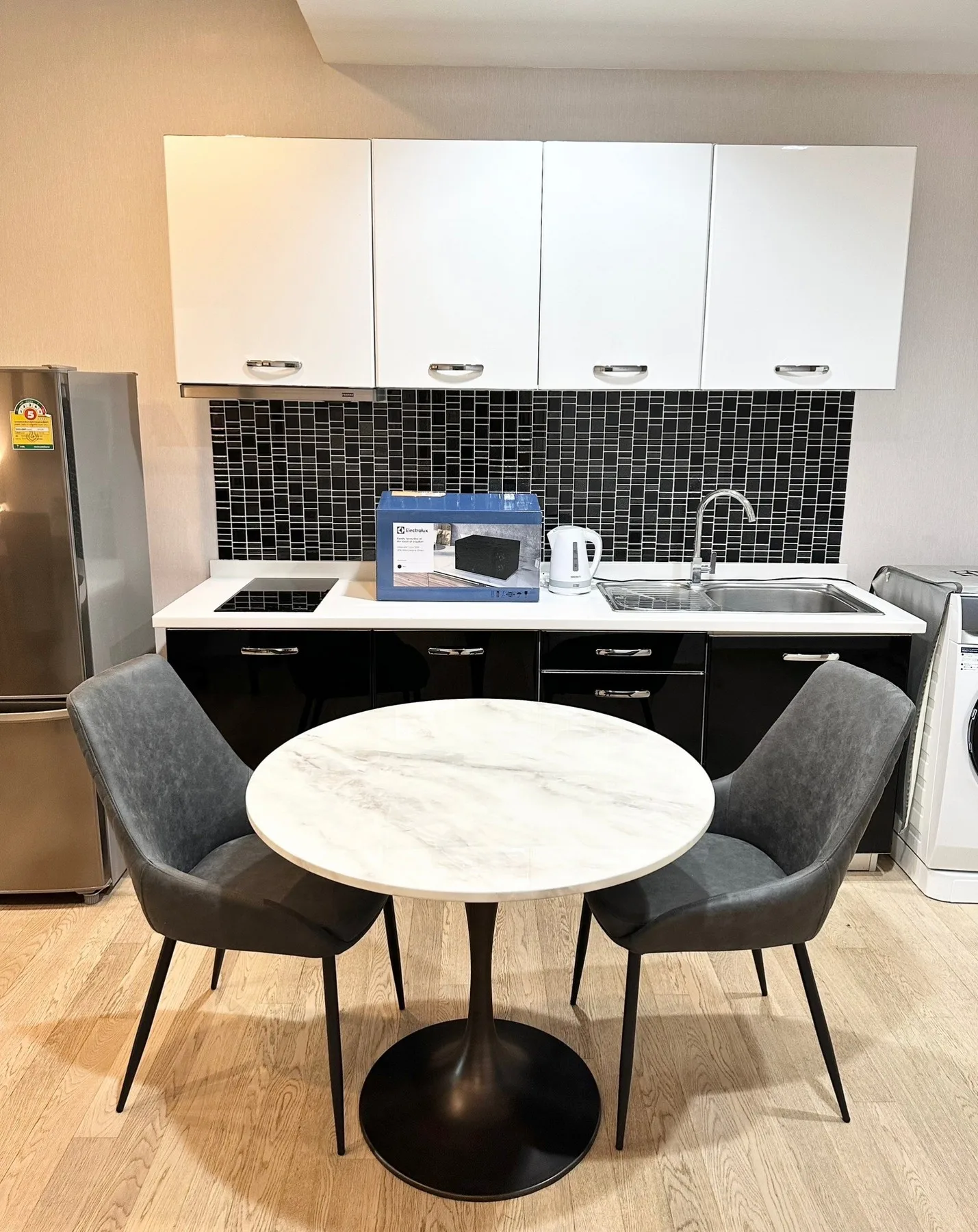 Property photos for Noble Refine
