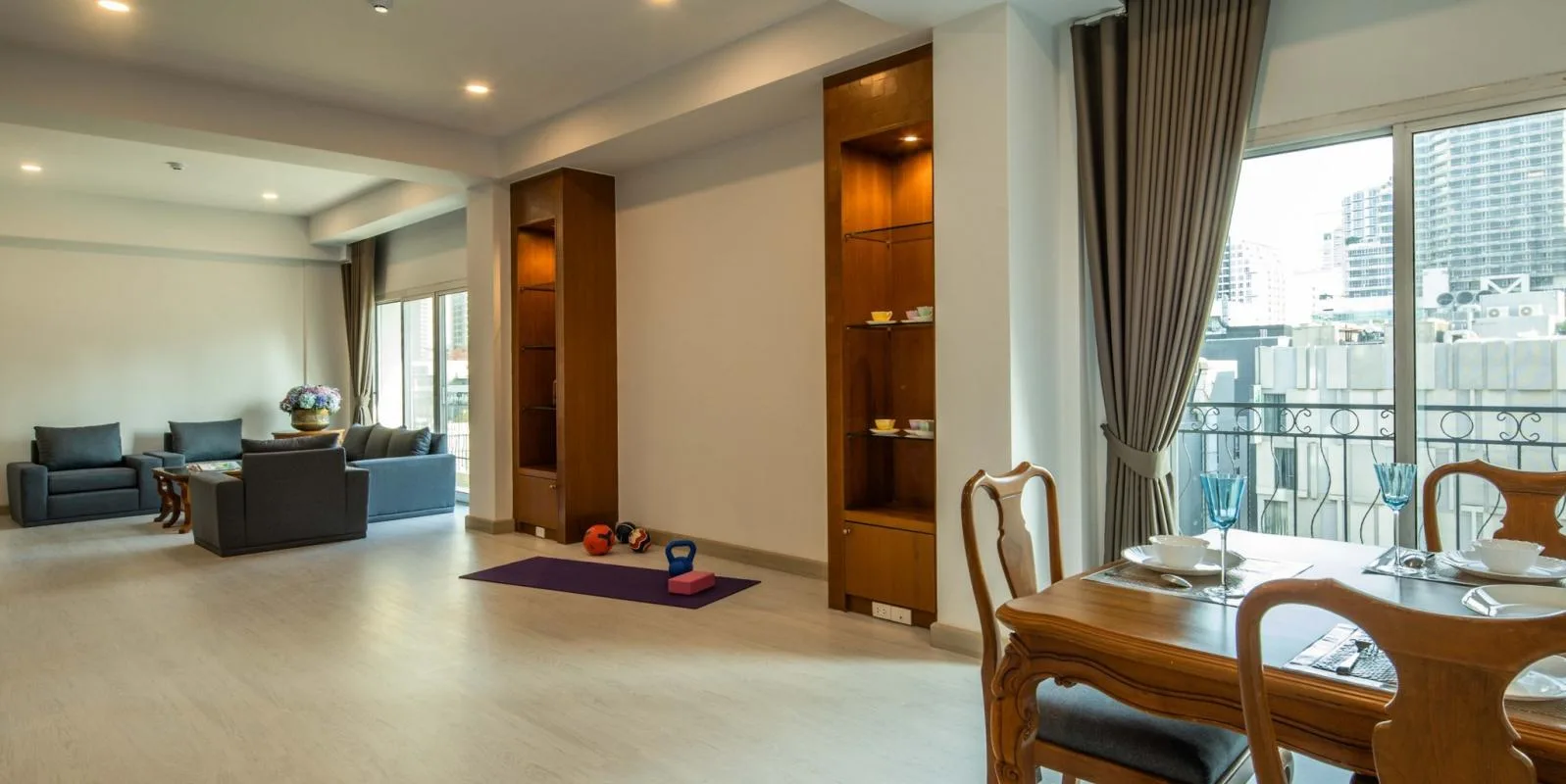 Property photos for Chaidee Mansion