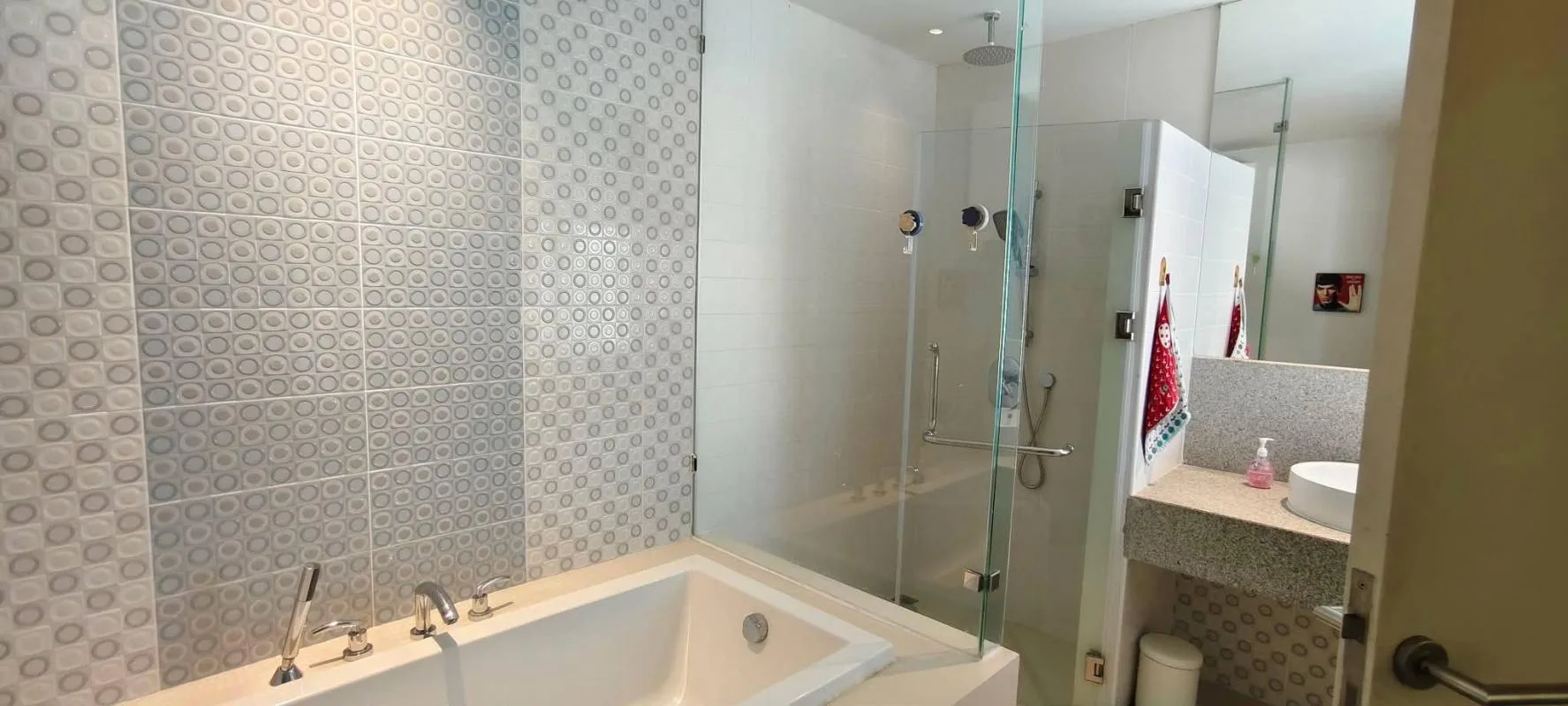 Property photos for Courtyard Villa Rama 9-wongwaen