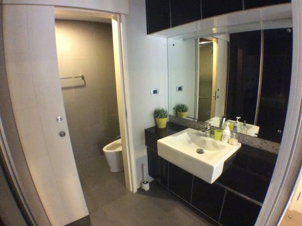 Property photos for The Crest Sukhumvit 34