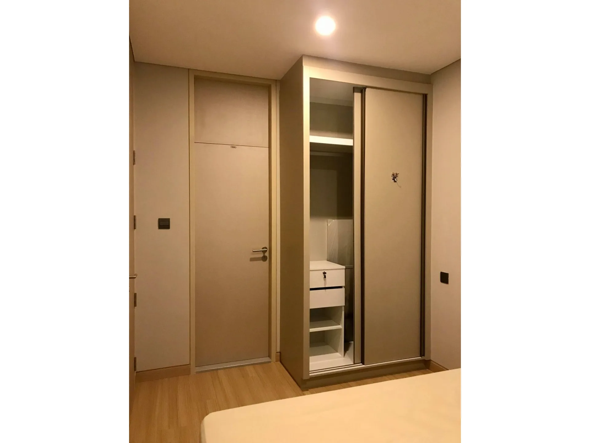 Property photos for Lumpini Suite Phetchaburi - Makkasan