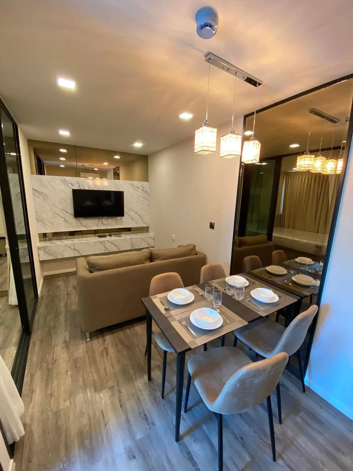 Property photos for Brown Condo Huaikwang