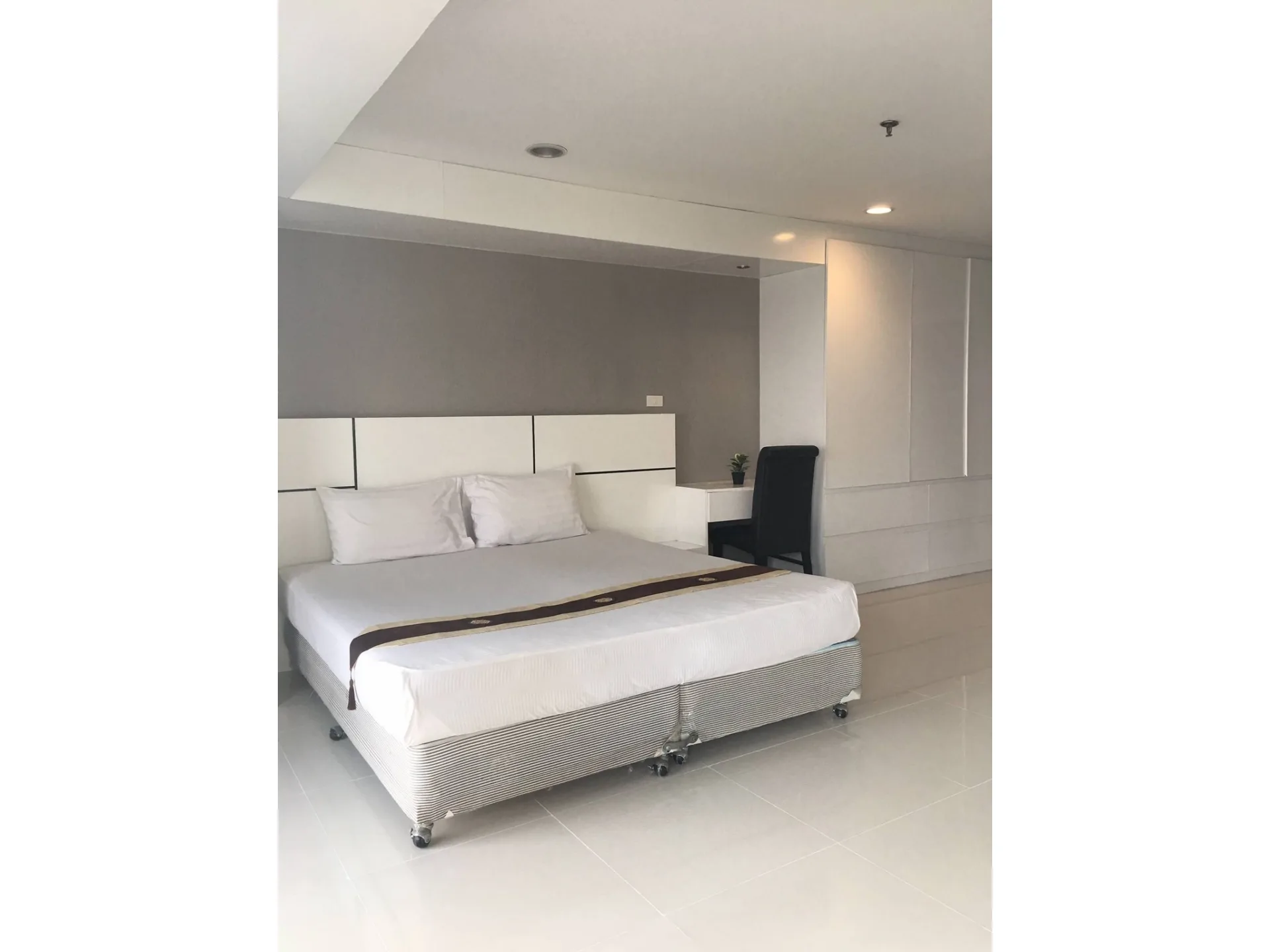 Property photos for The Waterford Diamond