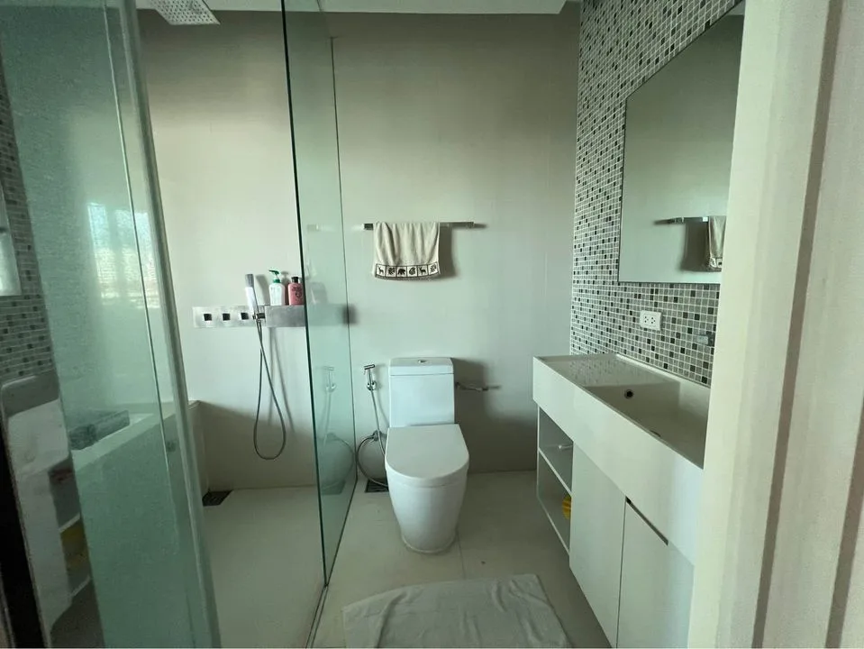 Property photos for The Room Sukhumvit 21