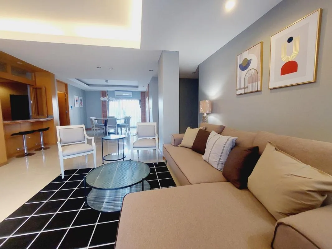 Property photos for Esmeralda Apartments