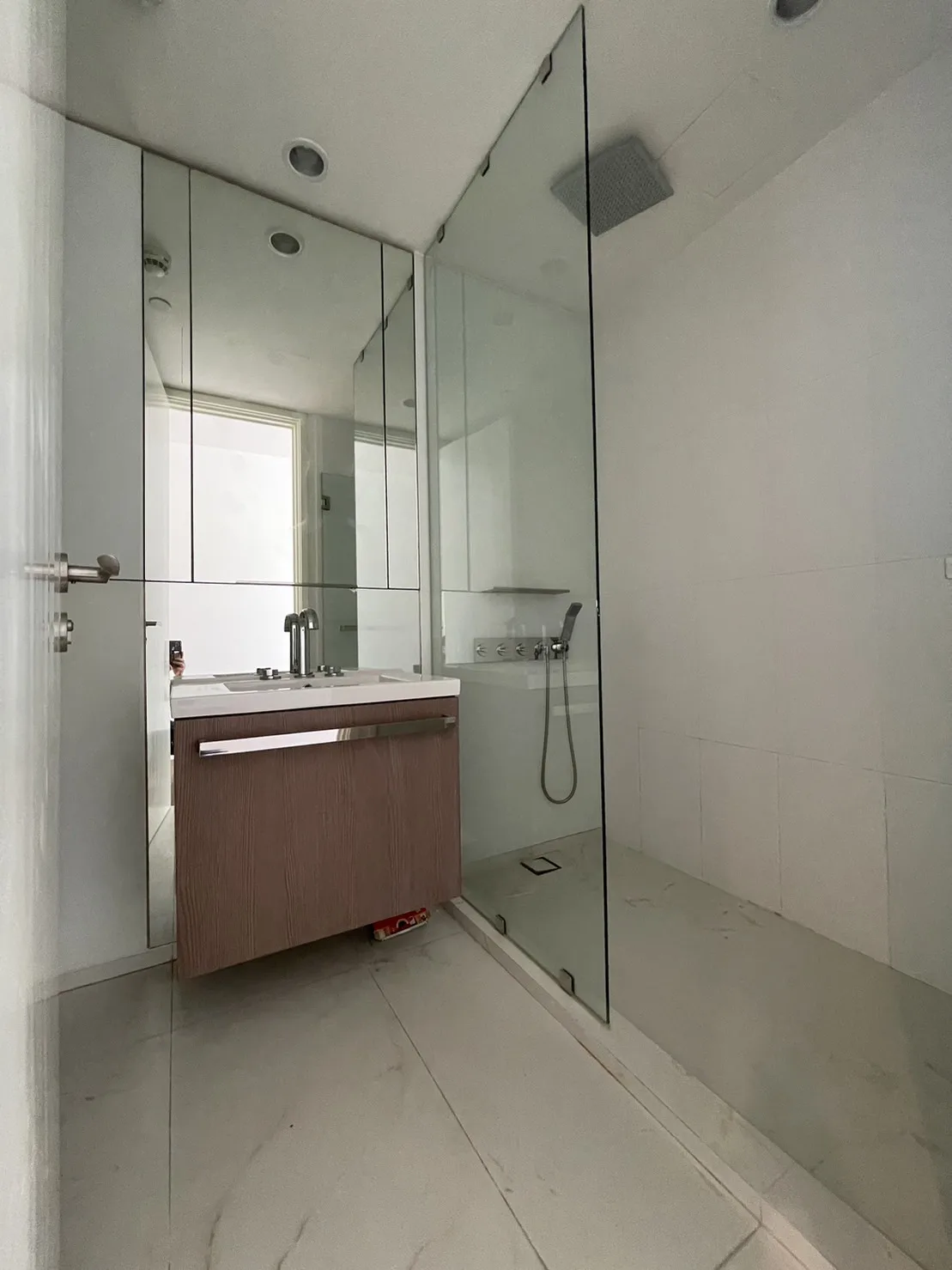 Property photos for 185 Rajadamri