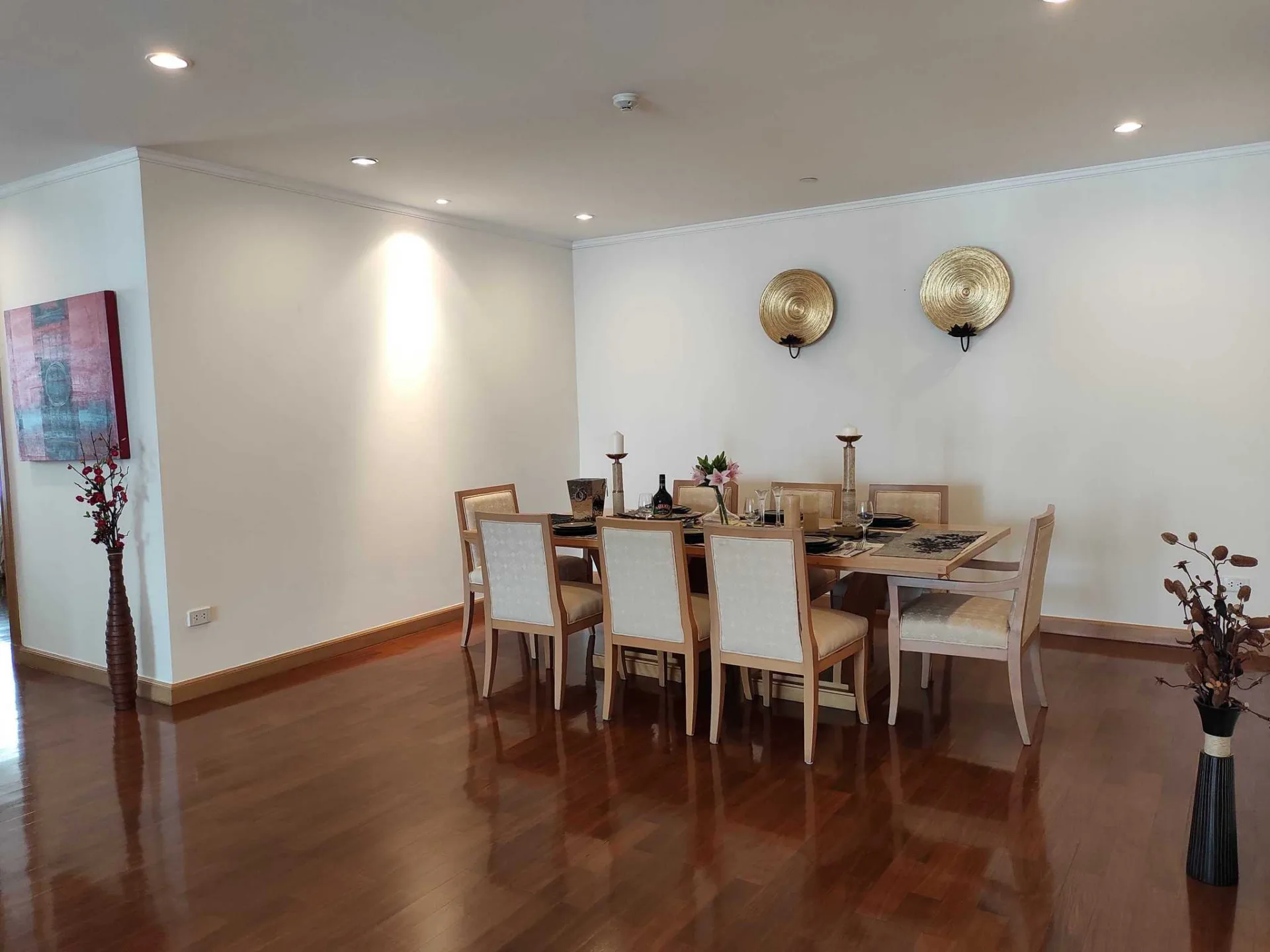 Property photos for Krungthep Thani Tower