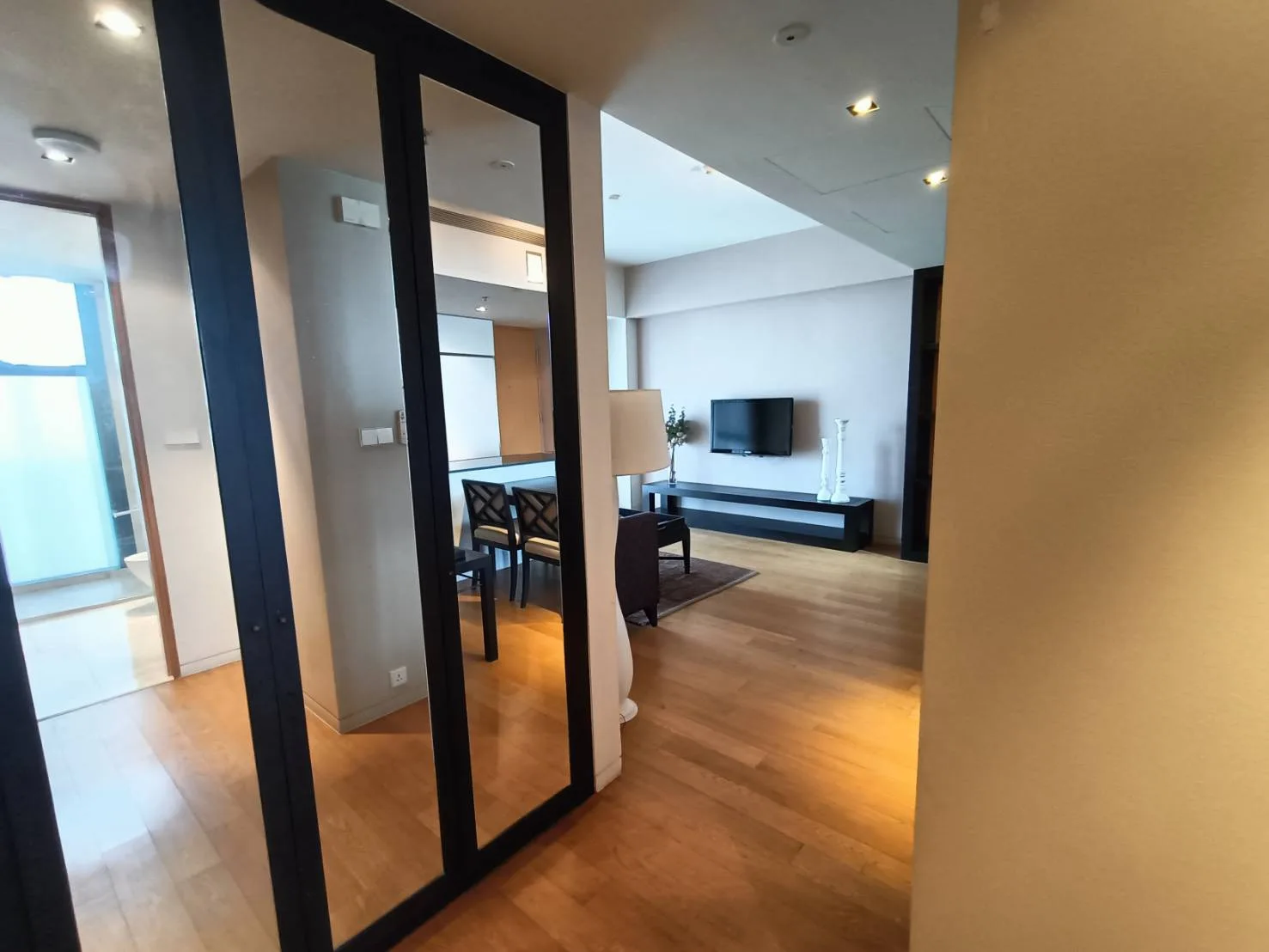Property photos for The Met