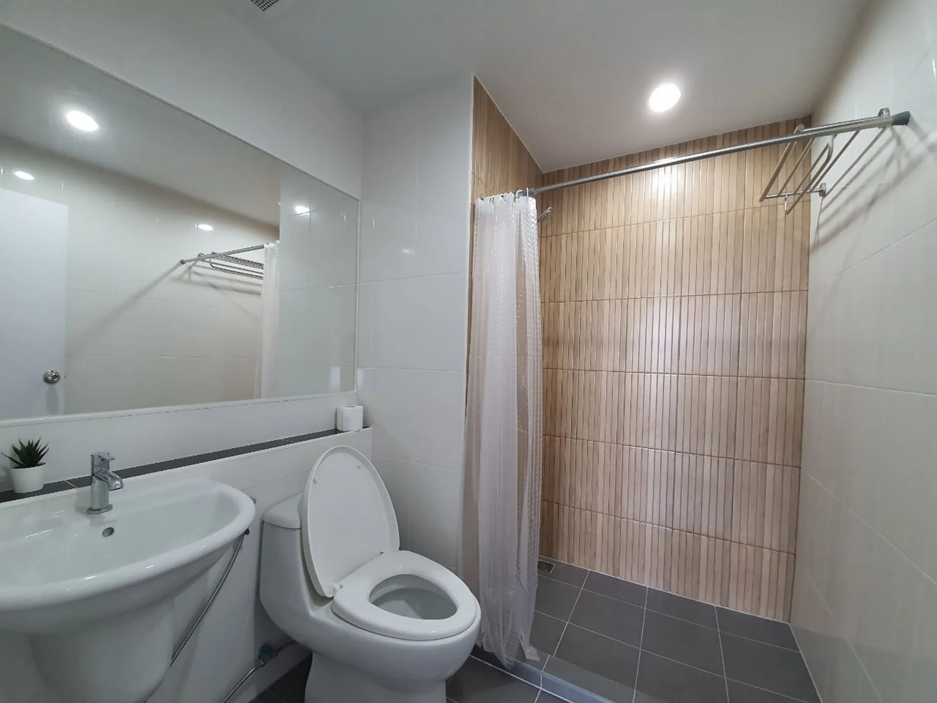 Property photos for Hi Sutthisan Condo