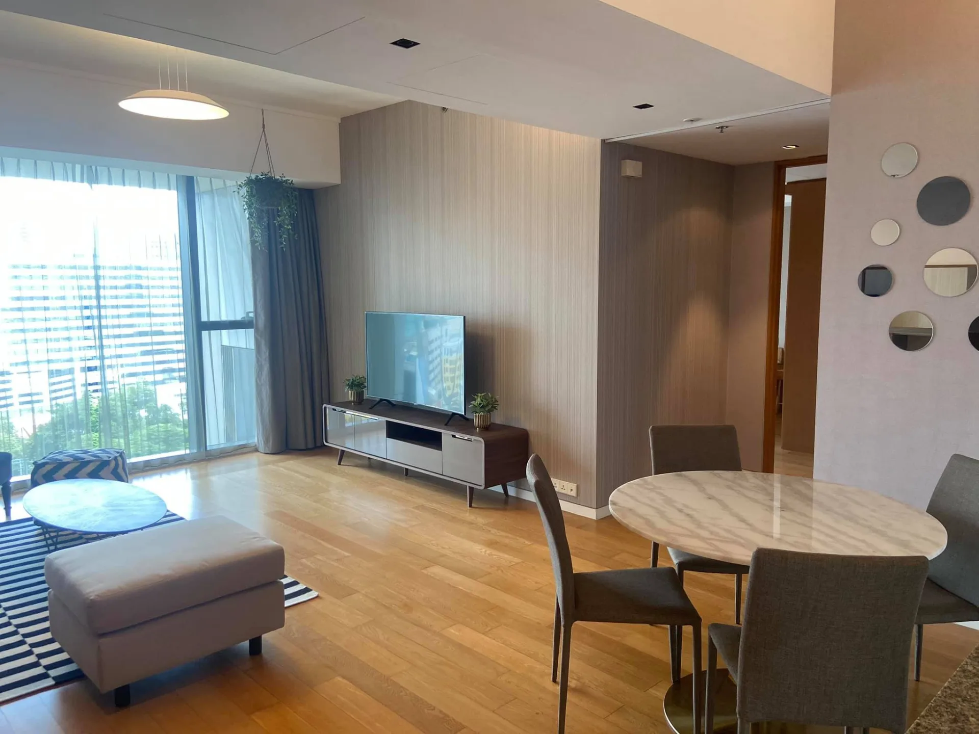 Property photos for The Met