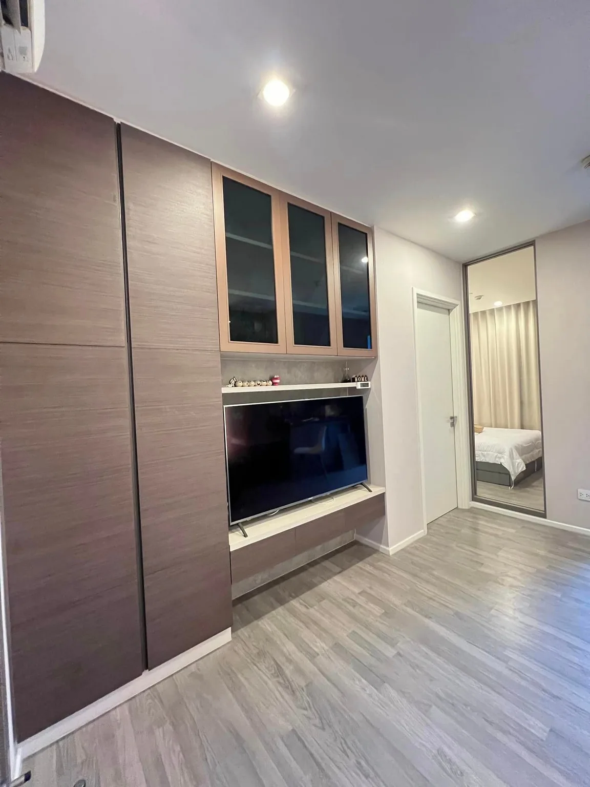 Property photos for The Room Sukhumvit 69