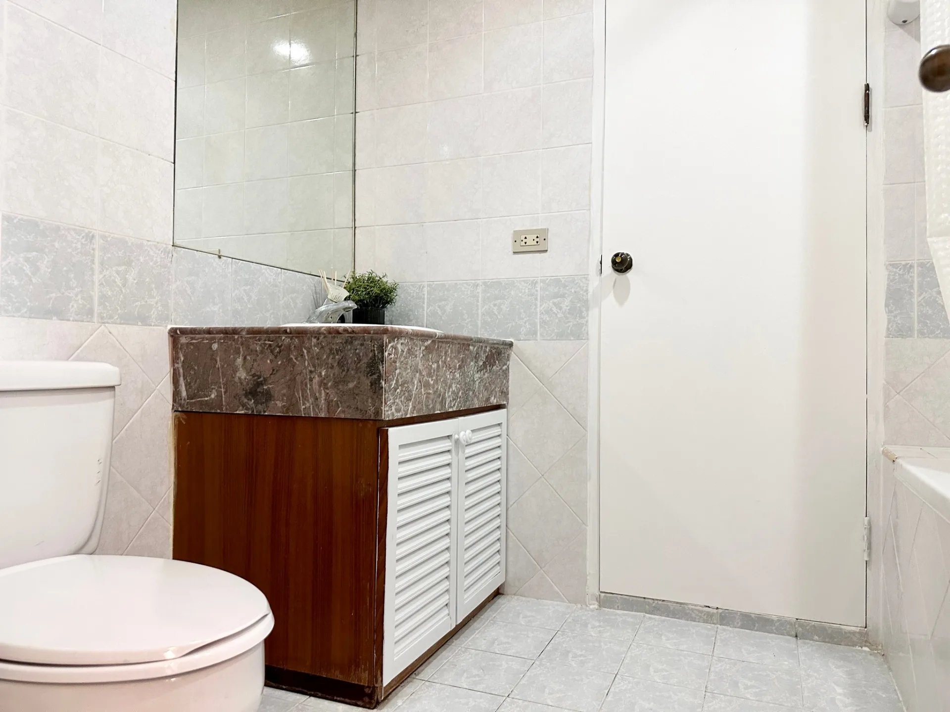 Property photos for The Royal Place 2