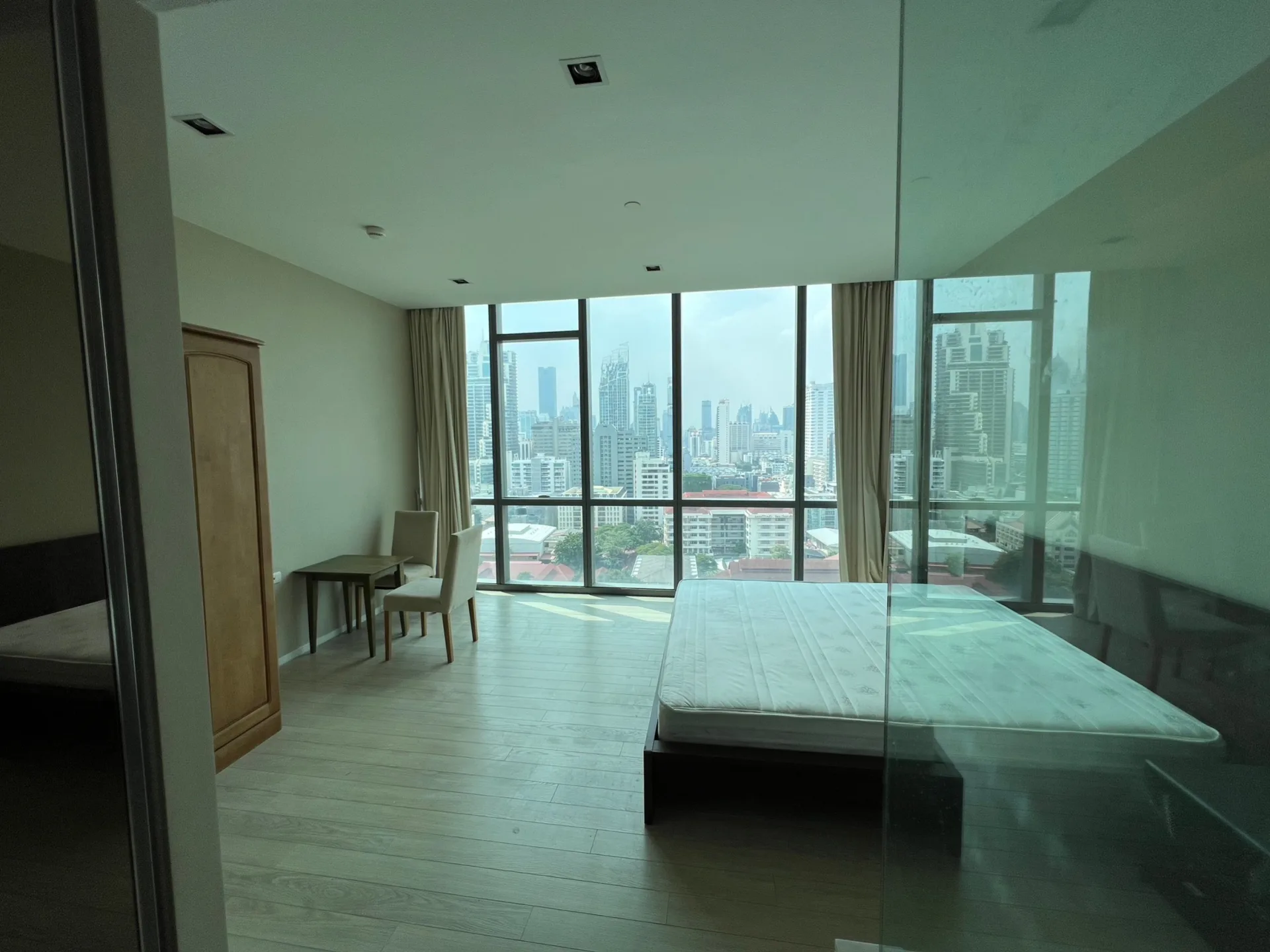 Property photos for The Room Sukhumvit 21