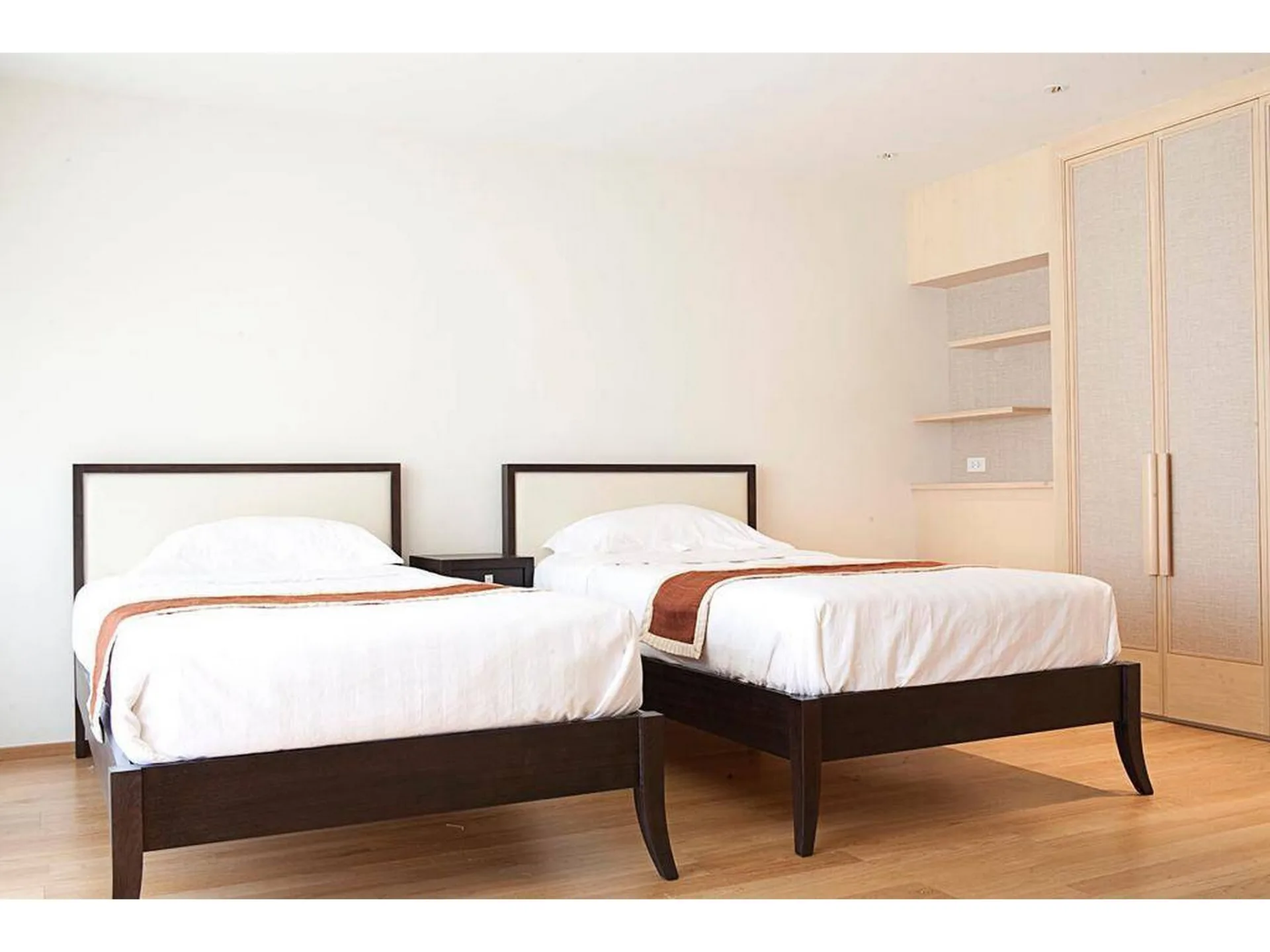 Property photos for Casa Langsuan