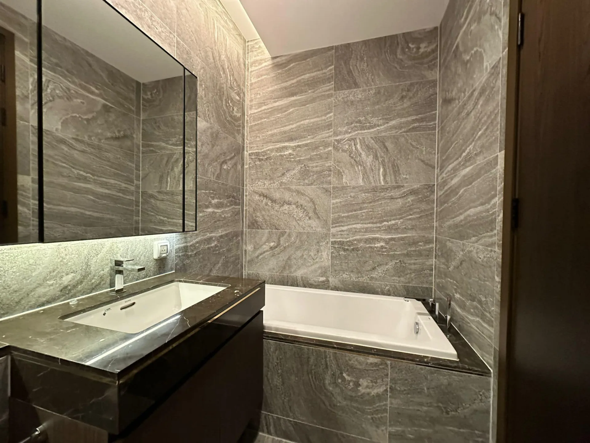 Property photos for The Esse Sukhumvit 36