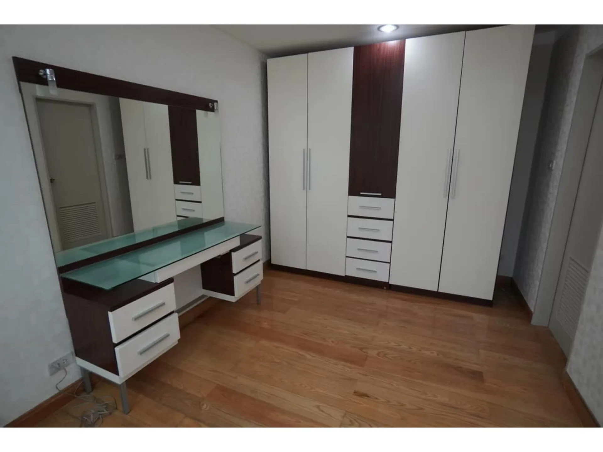 Property photos for The Royal Place 2