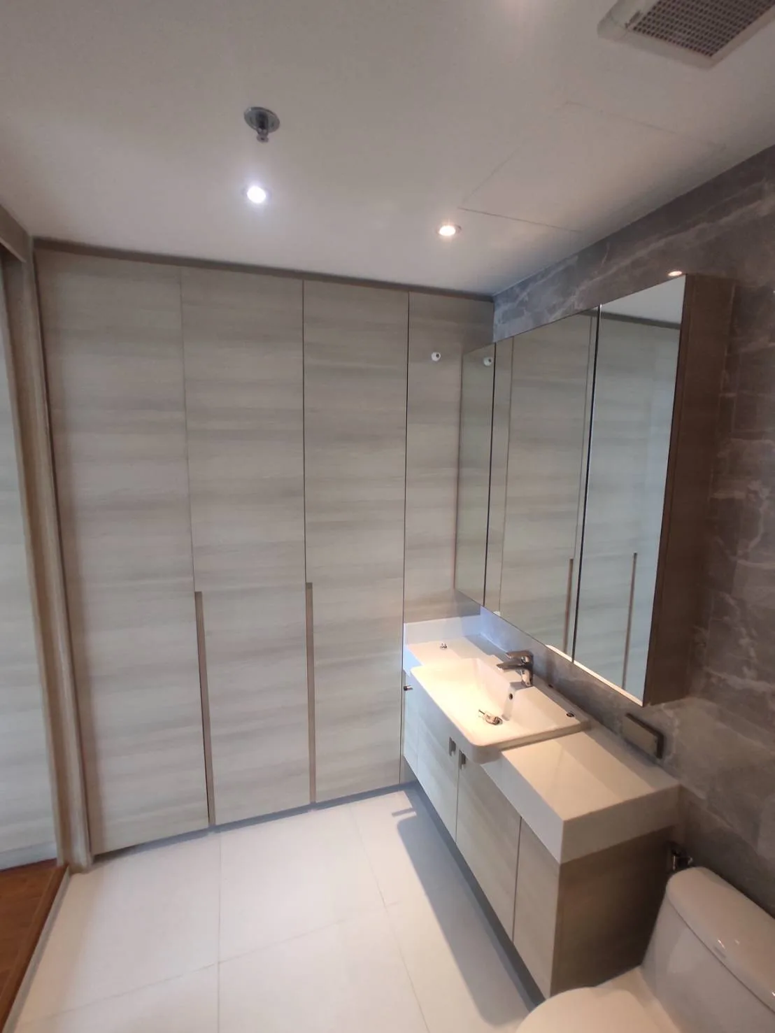 Property photos for Baan Santisuk Sukhumvit 38