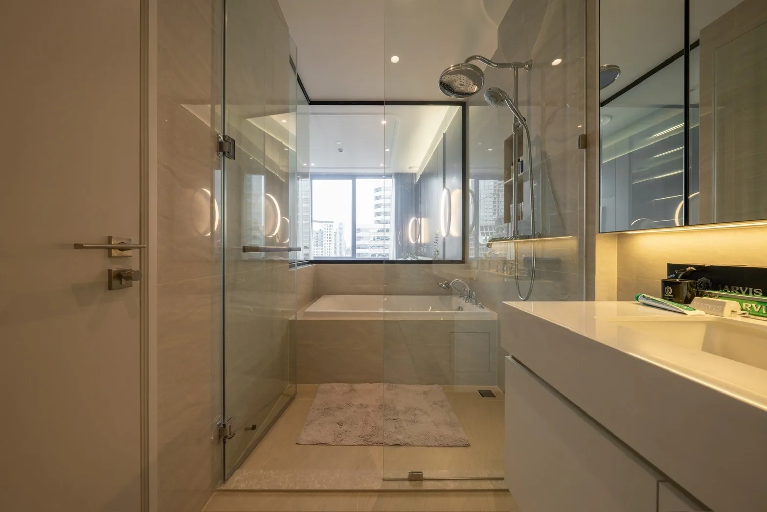 Property photos for Muniq Langsuan
