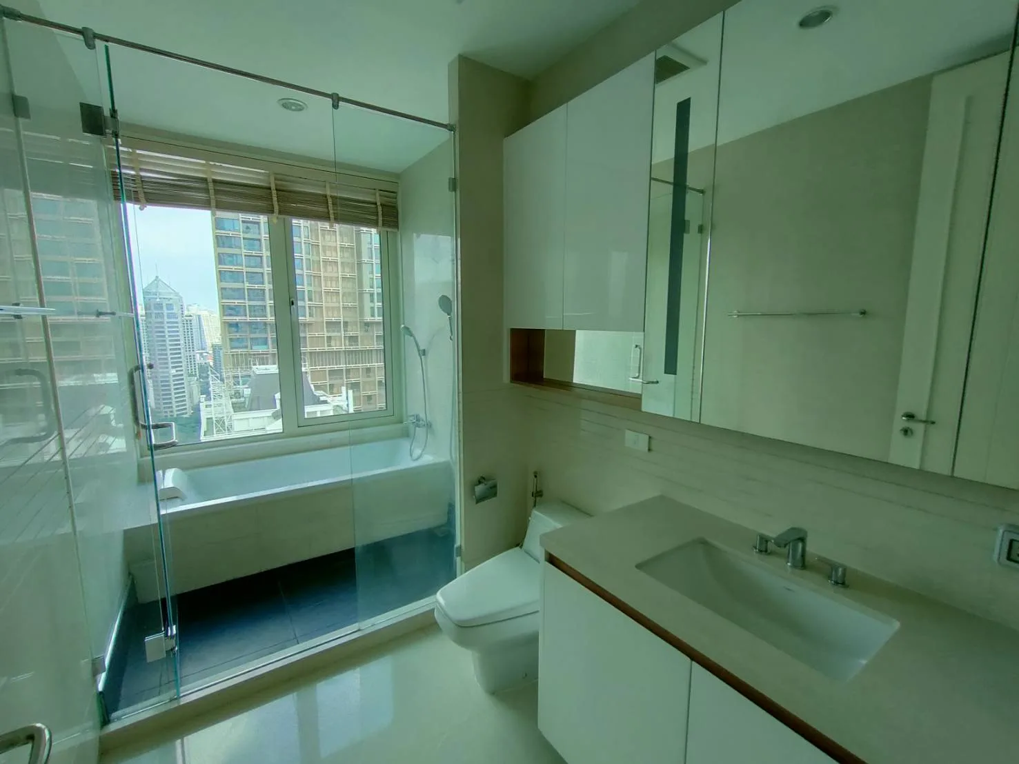 Property photos for Q Langsuan