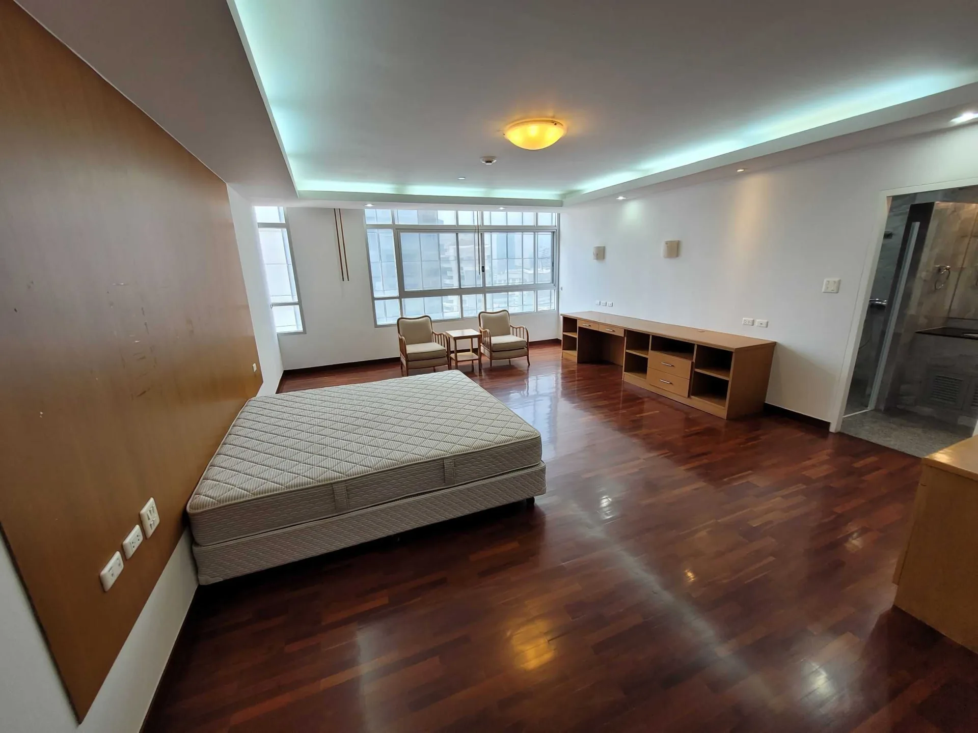 Property photos for Prasanmitr Thani Tower