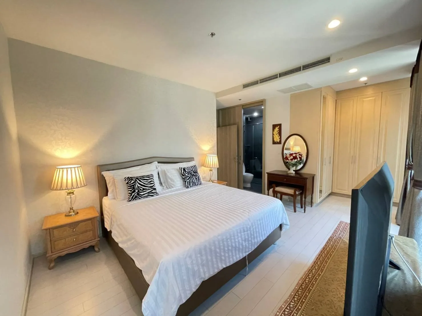 Property photos for Noble Ploenchit