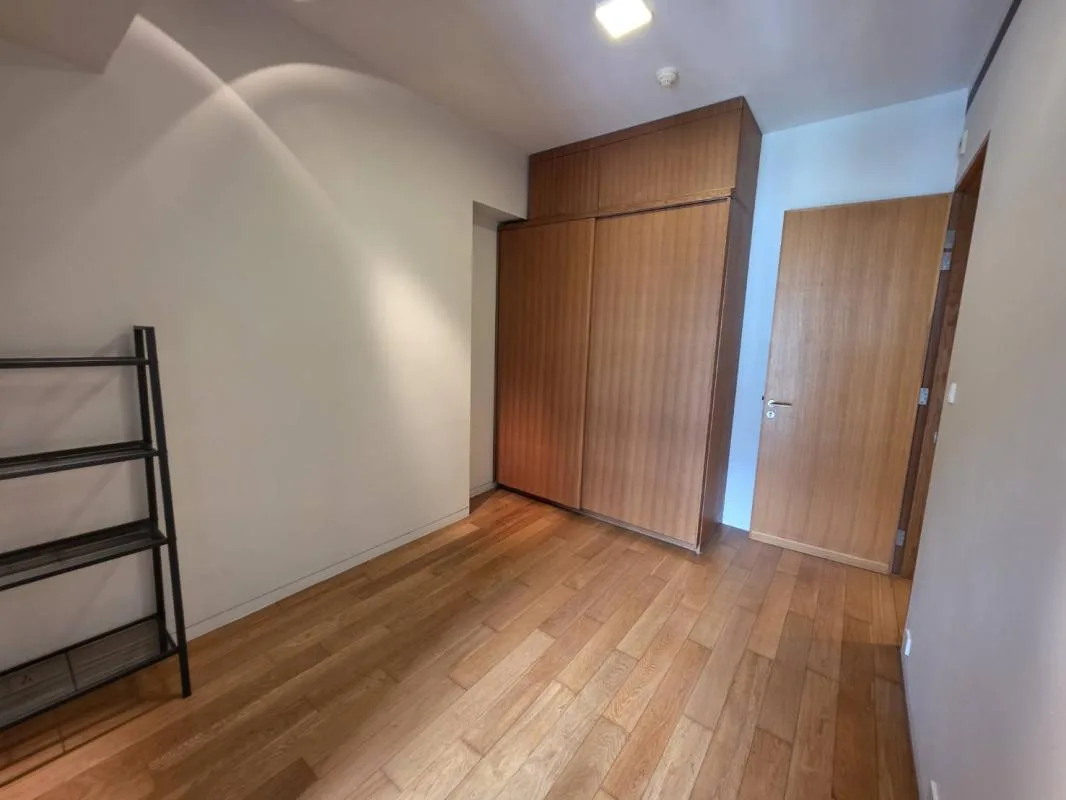 Property photos for The Met