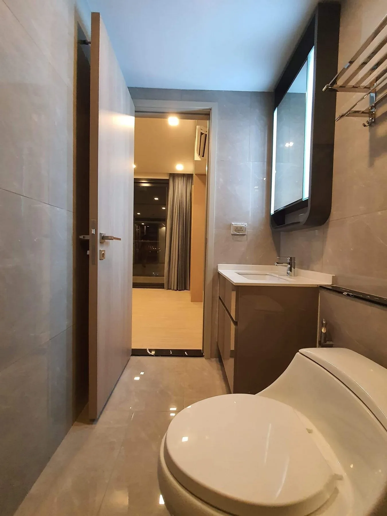 Property photos for One 9 Five Asoke - Rama 9