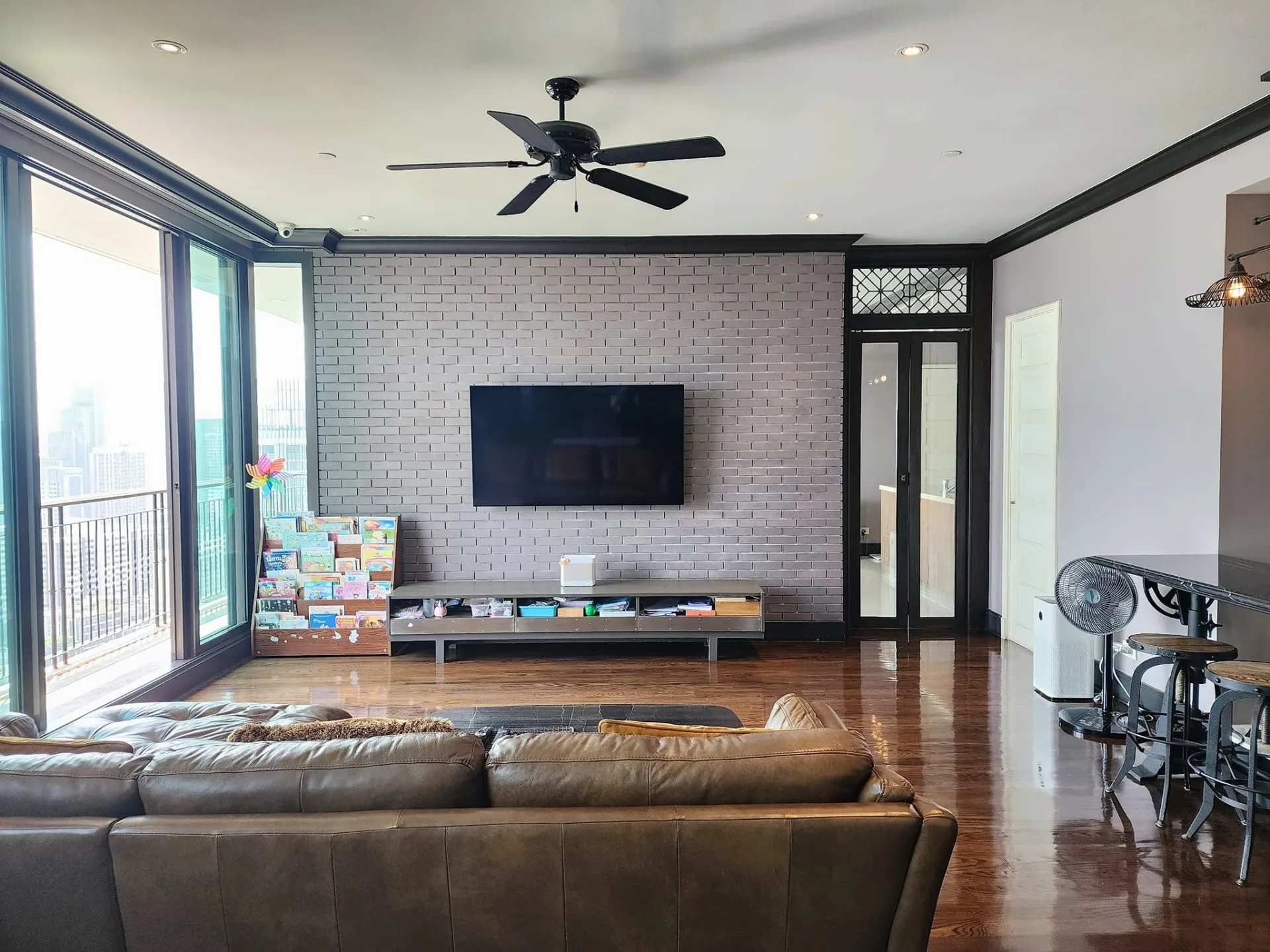 Property photos for Aguston Sukhumvit 22