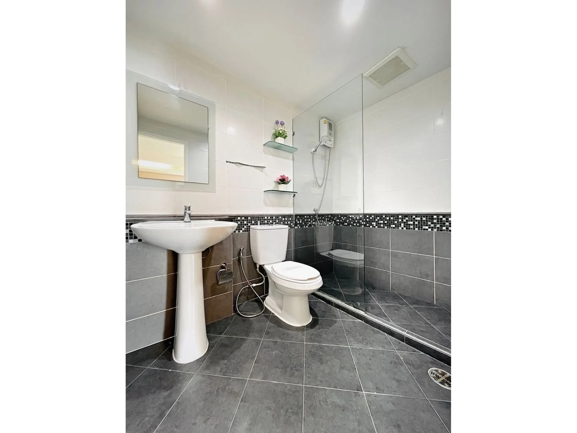 Property photos for The Waterford Sukhumvit 50 Onnut
