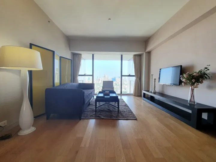 Property photos for The Met