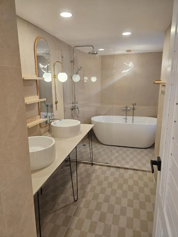 Property photos for Windsor Tower
